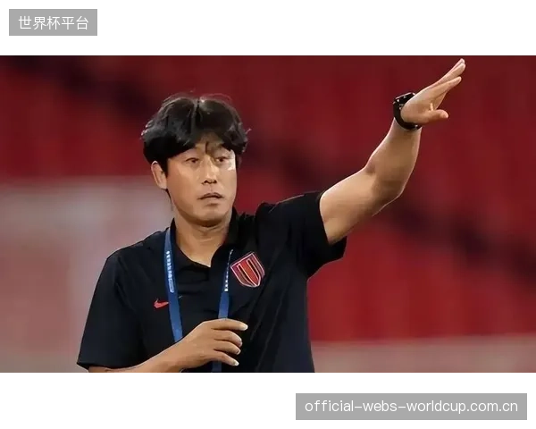 成都蓉城半程战绩一骑绝尘,徐正源的球队已显现冠军相。 成都蓉城半程战绩一骑绝尘,徐正源的球队已显现冠军相。